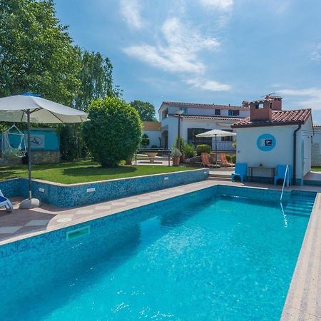 Villa Anita With Common Pool Vrvari Buitenkant foto